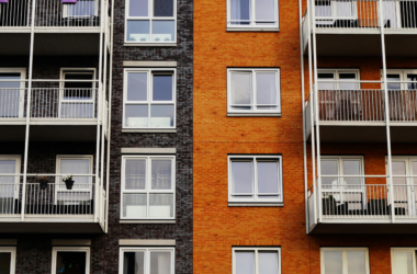 single mother housing assistance